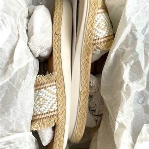 New Tommy Bahama Slides with box